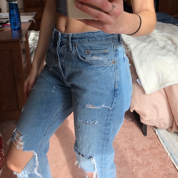 Mid rise distressed light-wash boyfriend denim - Picture 4 of 7